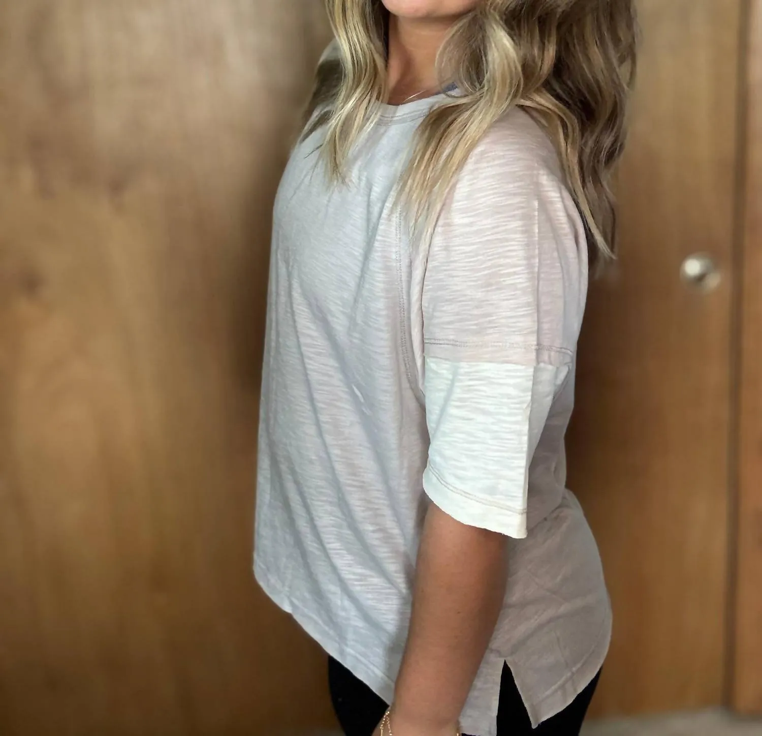 1 The Woman - Exposed Seam Colorblock Loose Tee